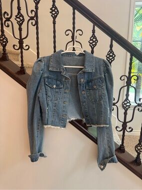 Women’s Light Blue Cropped Denim Jacket with Puff Shoulders